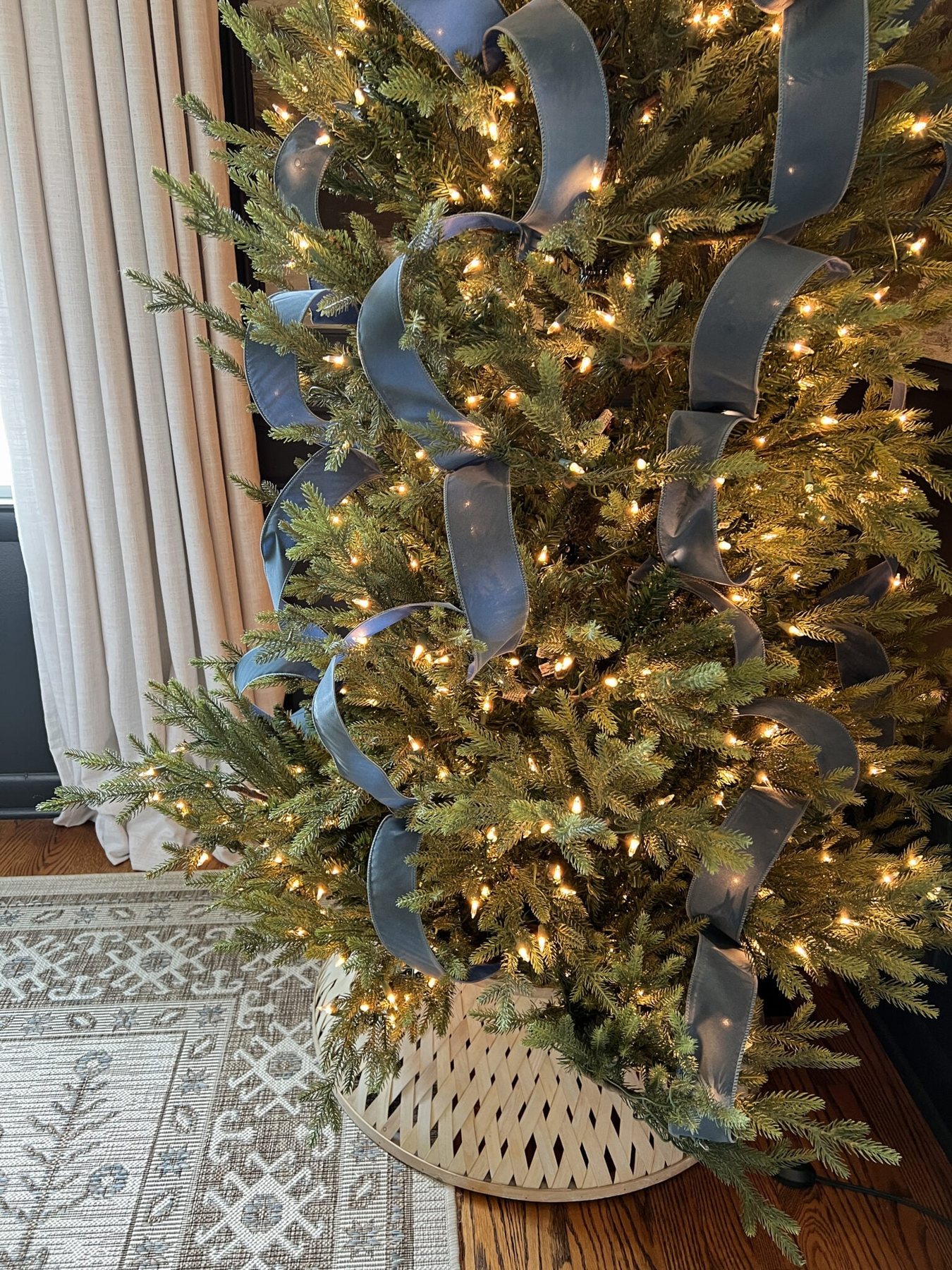 how to do the waterfall ribbon christmas tree method