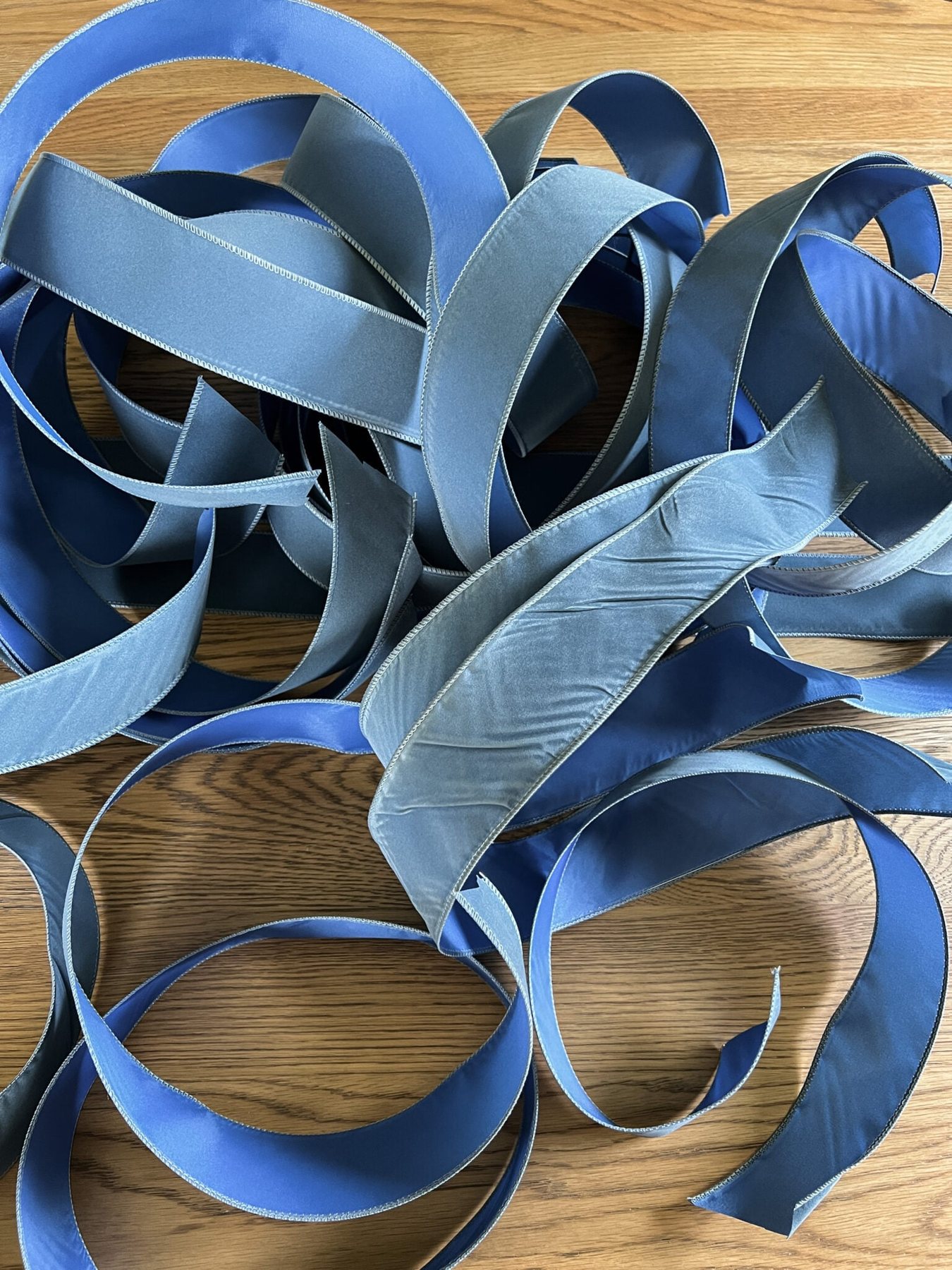 wired ribbon cut to 2 1/2'