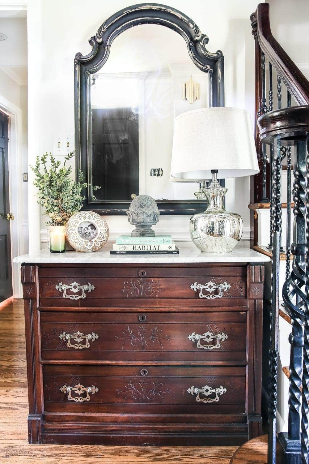 How to Remove Stains from Marble + Foyer Chest Makeover | unigumushane.com - A quick and simple tutorial for removing stains from white marble using kitchen & first aid supplies, plus a Victorian chest makeover and foyer update.