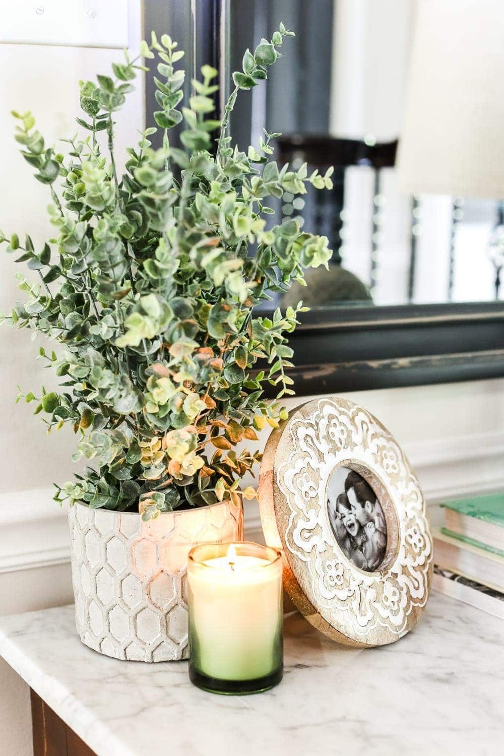 How to Remove Stains from Marble + Foyer Chest Makeover | unigumushane.com - A quick and simple tutorial for removing stains from white marble using kitchen & first aid supplies, plus a Victorian chest makeover and foyer update.