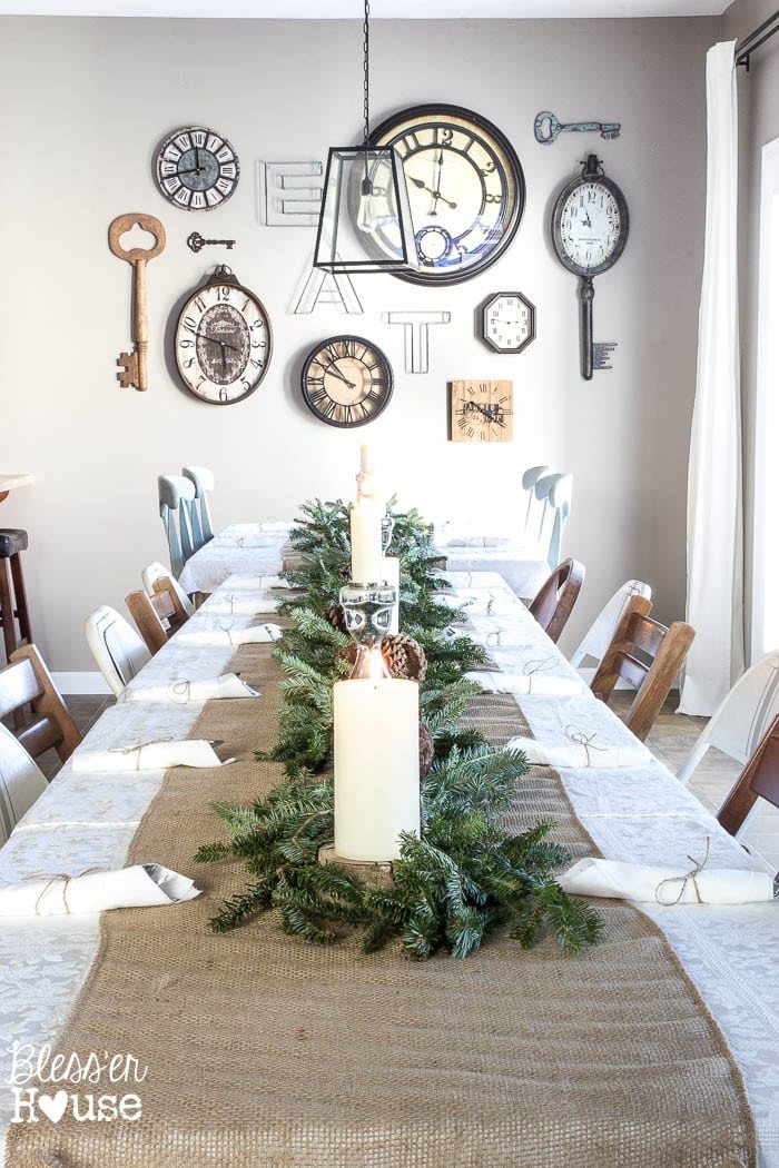 How to Set a Large Holiday Table on a Budget | unigumushane.com