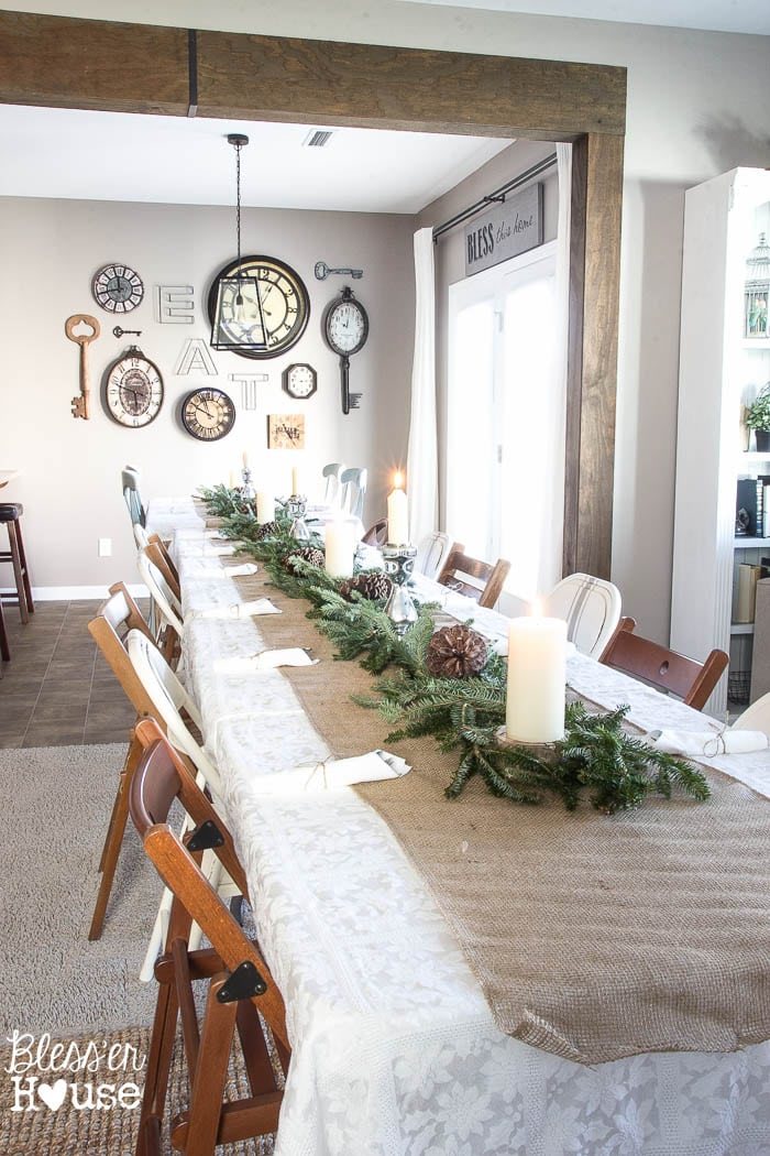 How to Set a Large Holiday Table on a Budget | unigumushane.com