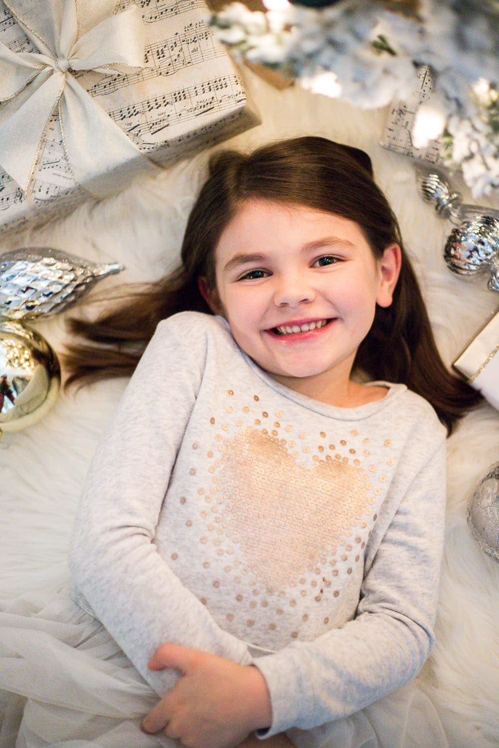 christmas kids photos in a DIY photoshoot