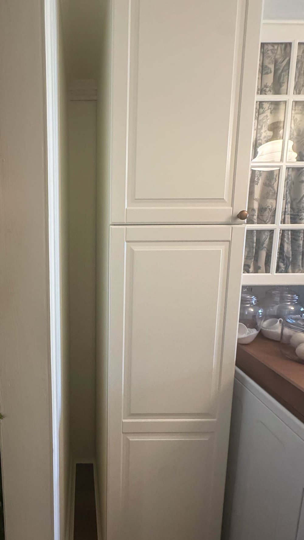 hidden broom cupboard diy