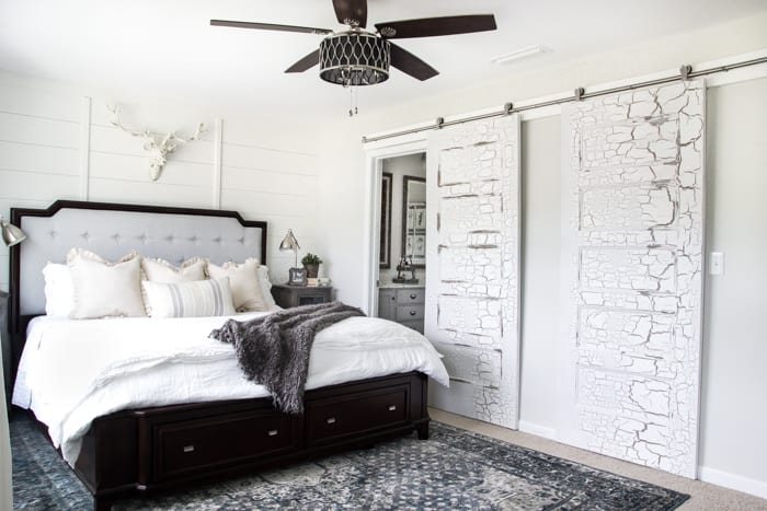 How to Install Sliding Barn Doors | unigumushane.com - A quick tutorial to show how to install sliding barn doors in 5 easy steps using a door hardware kit from @NationalHardware. #sponsored