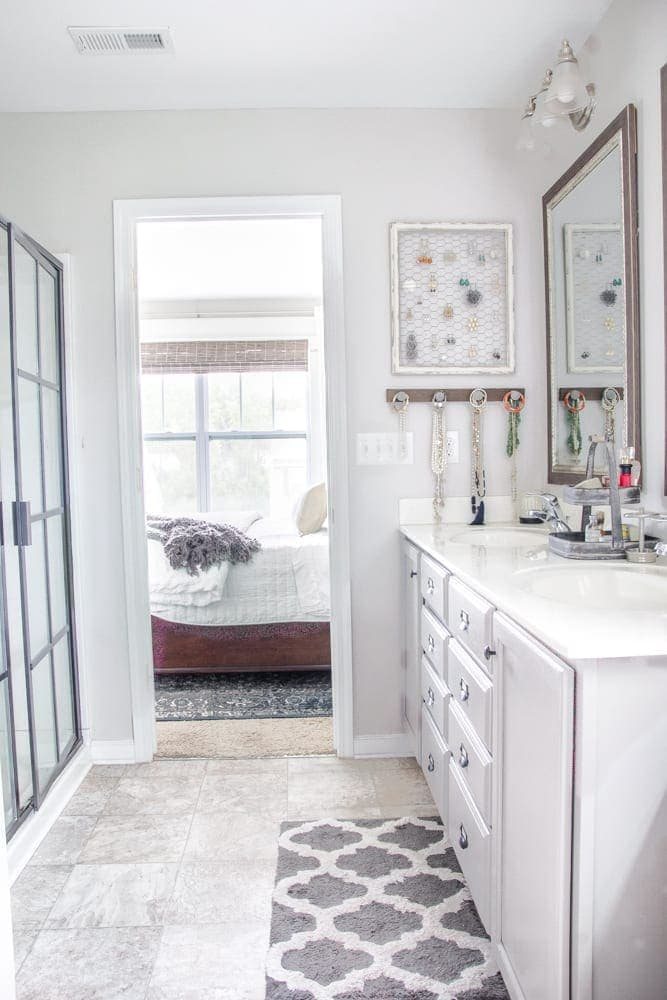 How to Install Sliding Barn Doors | unigumushane.com - A quick tutorial to show how to install sliding barn doors in 5 easy steps using a door hardware kit from @NationalHardware. #sponsored