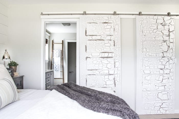 How to Install Sliding Barn Doors | unigumushane.com - A quick tutorial to show how to install sliding barn doors in 5 easy steps using a door hardware kit from @NationalHardware. #sponsored