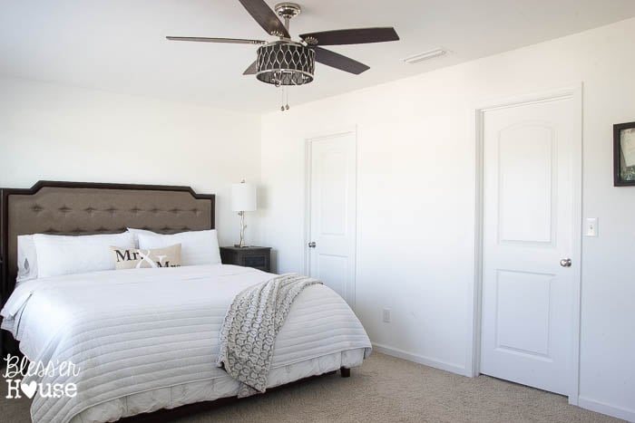How to Install Sliding Barn Doors | unigumushane.com - A quick tutorial to show how to install sliding barn doors in 5 easy steps using a door hardware kit from @NationalHardware. #sponsored