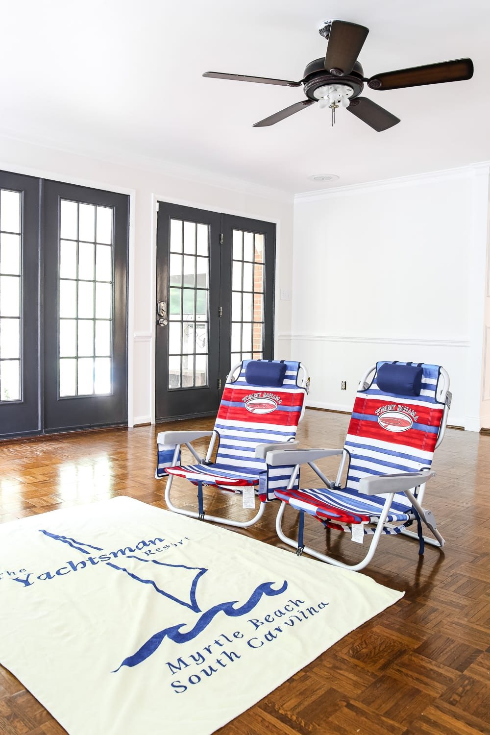Living Room Makeover - High Contrast Paint | unigumushane.com - A beige, dated living room gets a classic and chic high contrast makeover using just Benjamin Moore paint for a simple, inexpensive way to create drama.