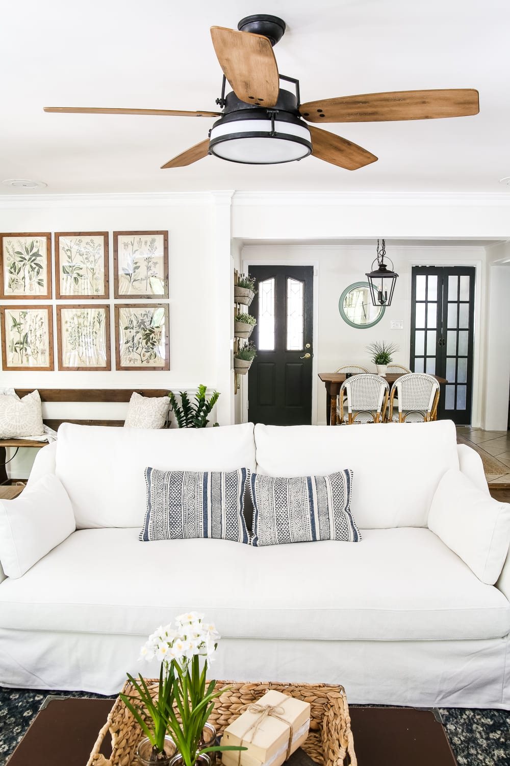 Living Room Update: Ceiling Fan Swap | unigumushane.com - A bland, boring living room gets a makeover with a modern industrial farmhouse style ceiling fan - Casablanca Caneel Bay.