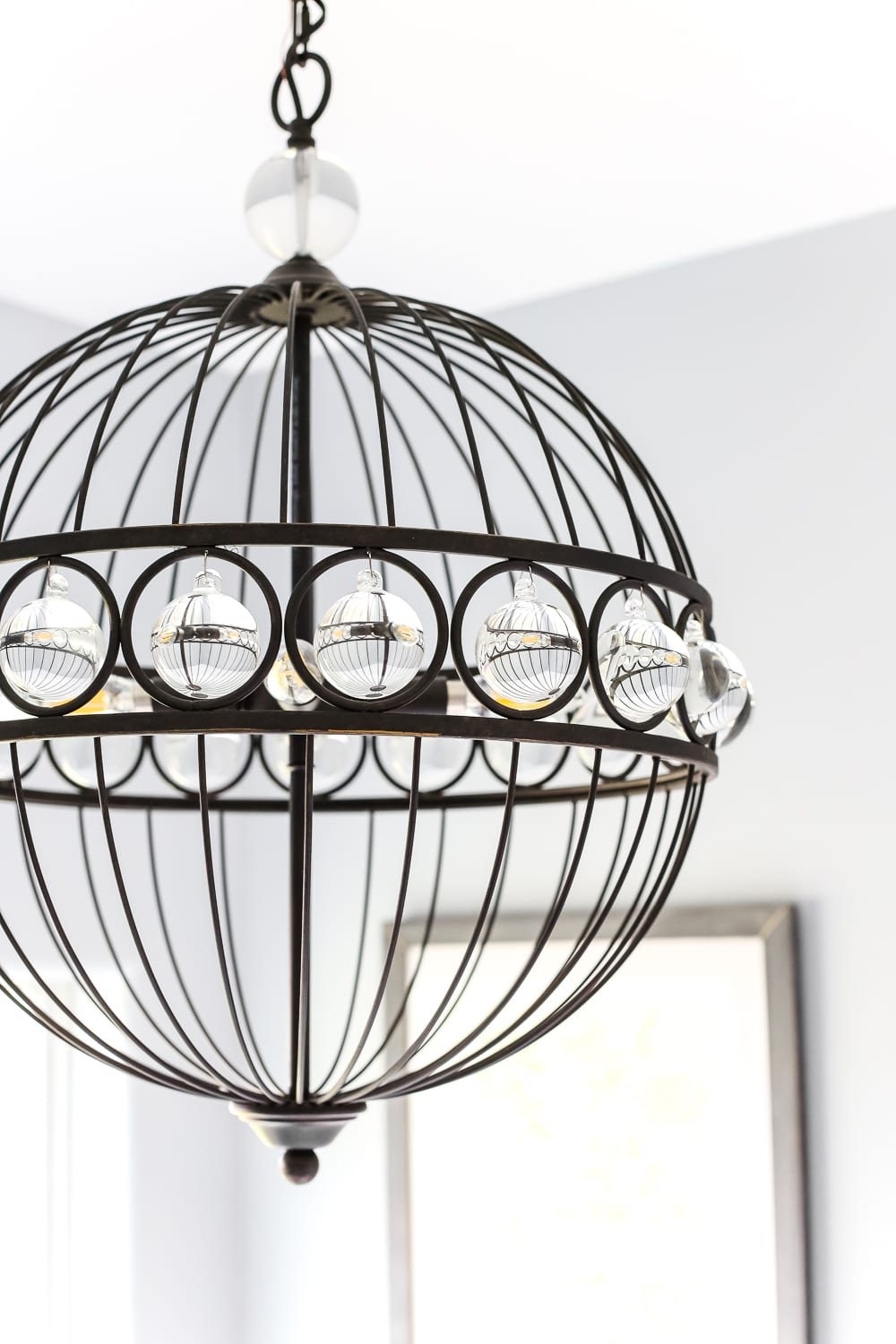 Lowe's Spring Makeover Bathroom Reveal | unigumushane.com - A team of 6 DIYers take on a bathroom makeover in 48 hours to transform a plain, builder grade space to give it character and modern farmhouse charm.