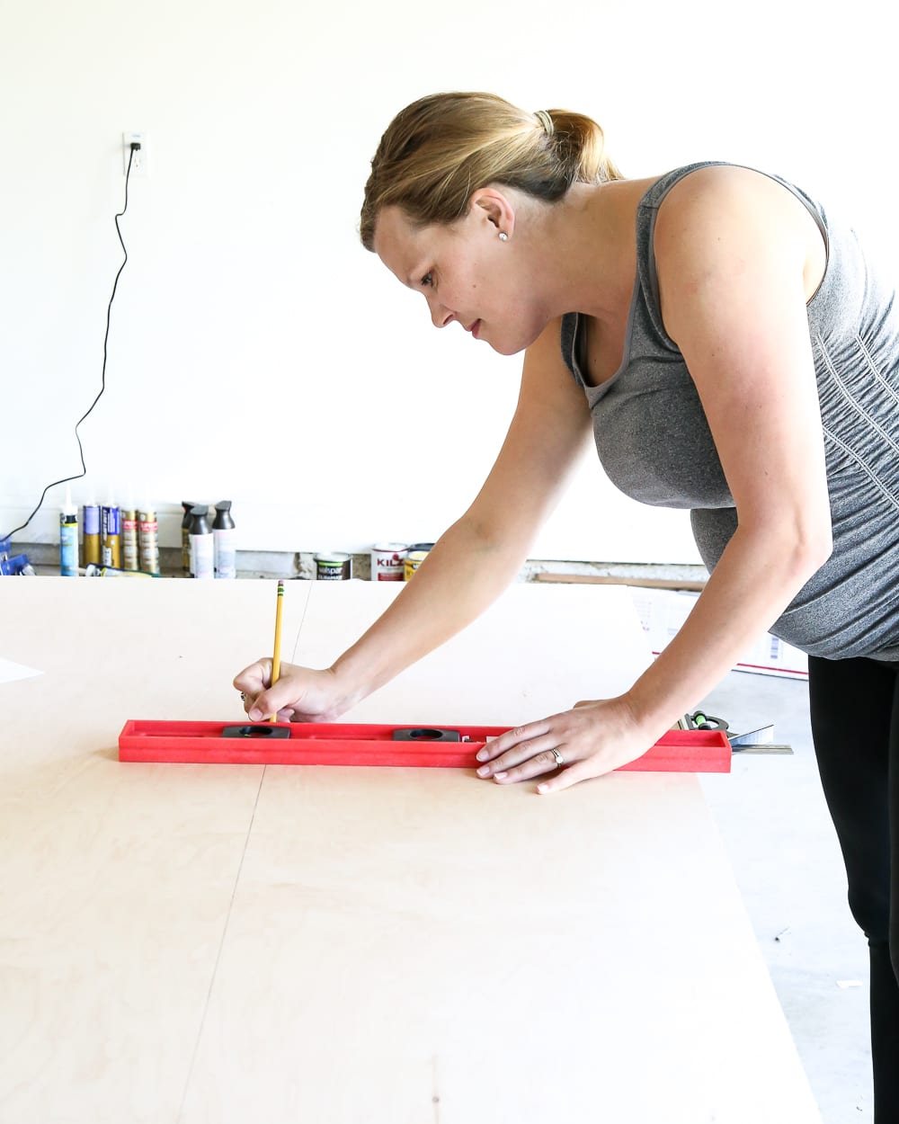 Lowe's Spring Makeover Bathroom Reveal | unigumushane.com - A team of 6 DIYers take on a bathroom makeover in 48 hours to transform a plain, builder grade space to give it character and modern farmhouse charm.