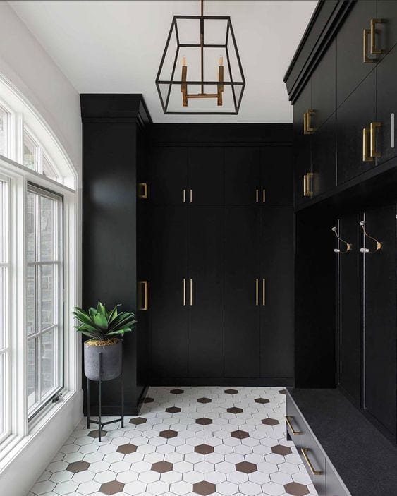 Making a Case for Black Paint | 25 gorgeous black paint room inspirations and how it can make any room feel high-end for just the cost of paint + how it can improve your quality of life.