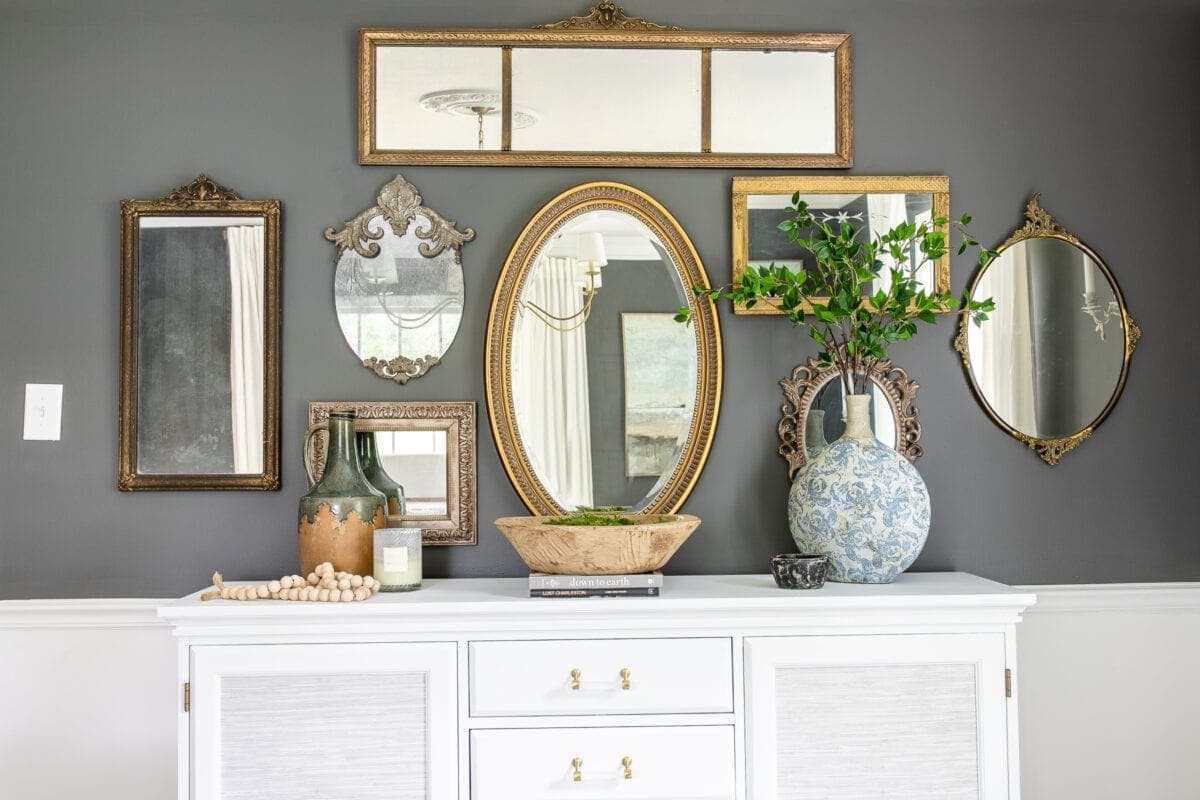 how to arrange pictures in a gallery wall