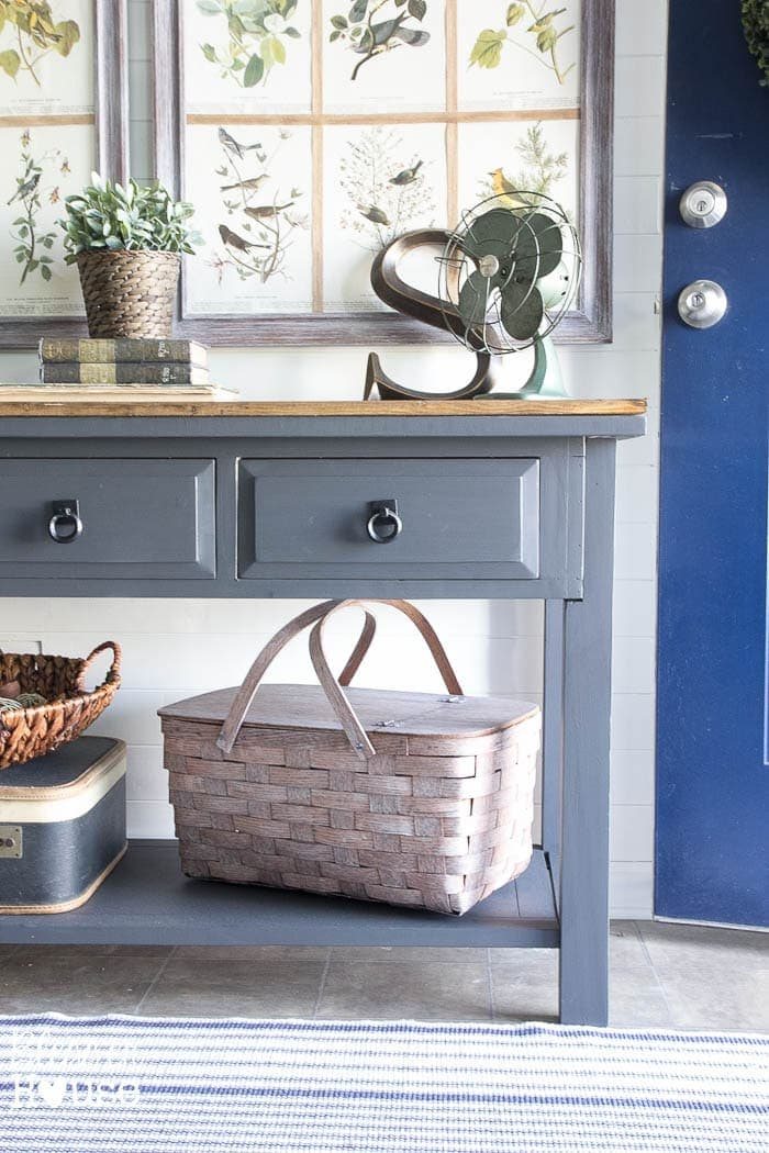 Modern Farmhouse Foyer Makeover | Unigumushane