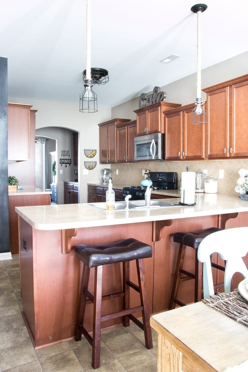 Modern Farmhouse Kitchen Makeover Reveal | unigumushane.com - So many budget-friendly DIY projects packed into one kitchen!
