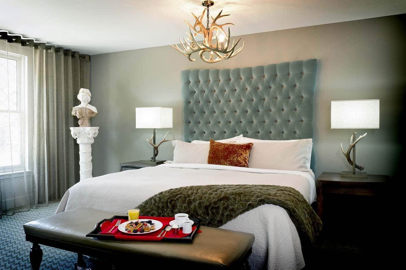 Modern Rustic Master Bedroom Design Plan | www.unigumushane.com