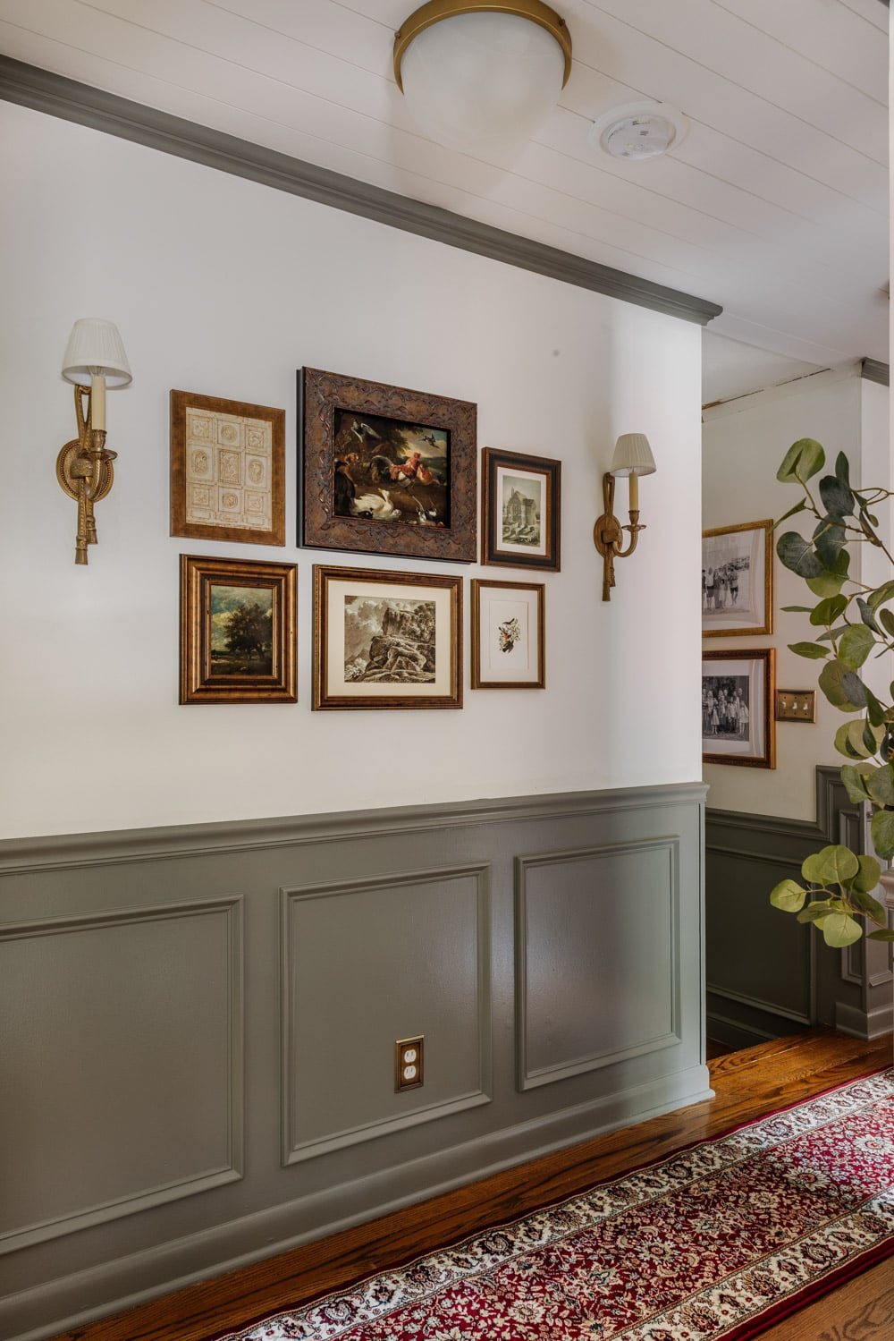 narrow hallway decorating ideas