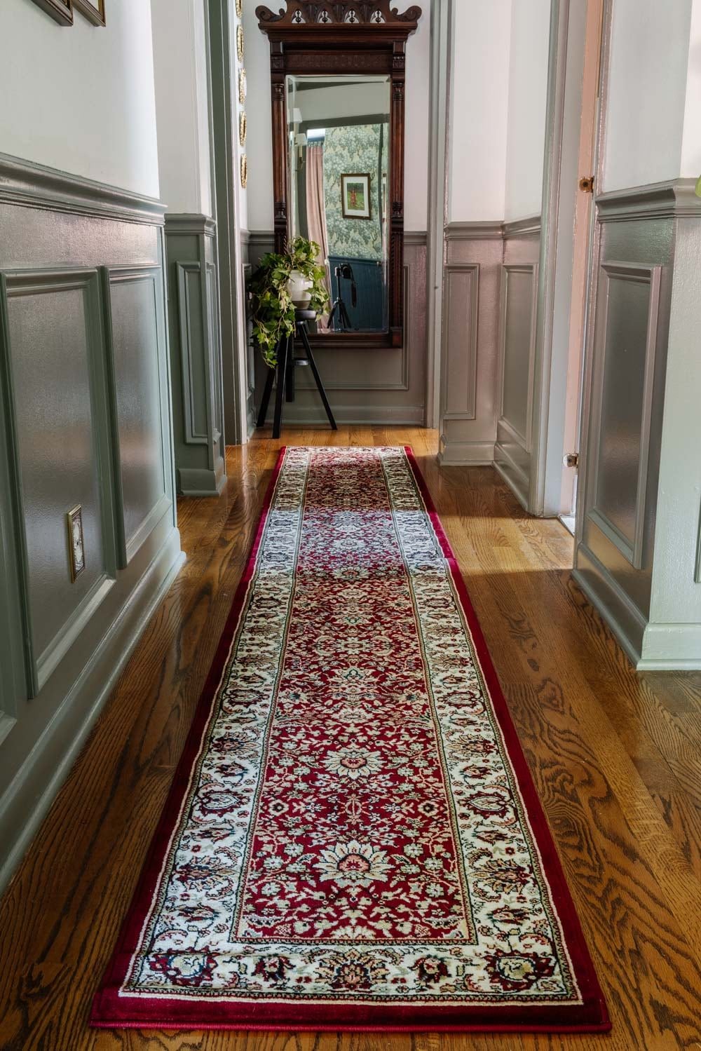 narrow hallway decorating ideas