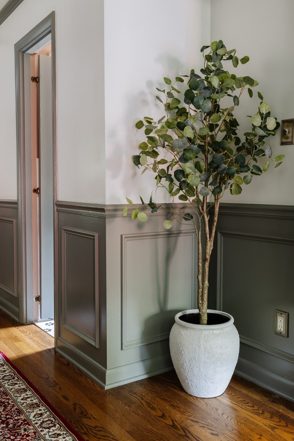 narrow hallway decorating ideas