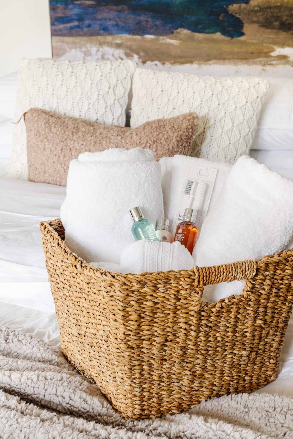 office guest room ideas : toiletries basket