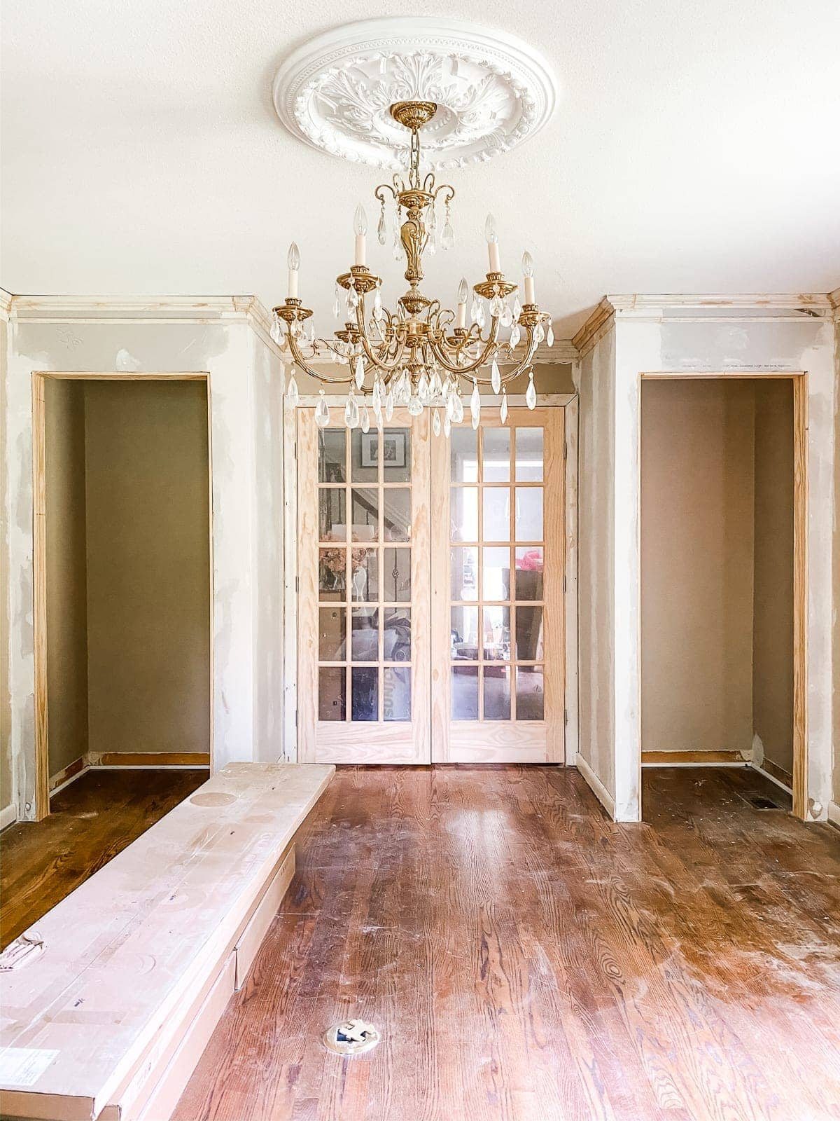 How to Build a DIY Closet | A step-by-step tutorial to DIY build a closet from scratch + home office makeover progress