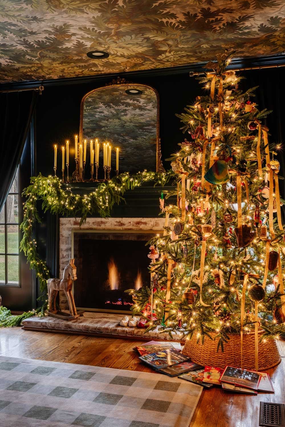 modern traditional cozy Christmas home decor tour
