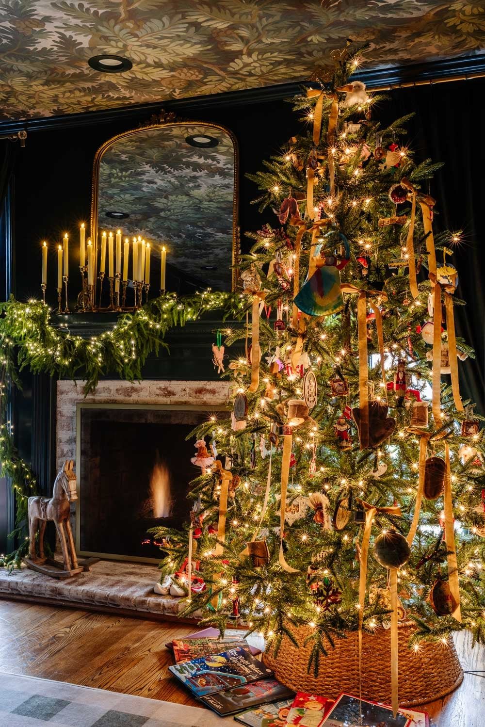modern traditional cozy Christmas home decor tour