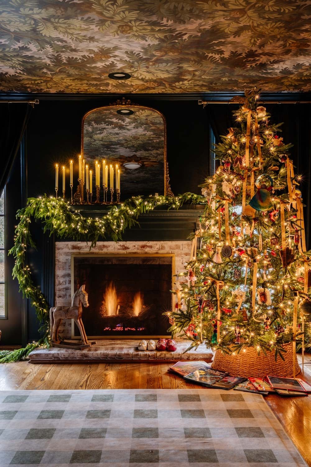 modern traditional cozy Christmas home decor tour