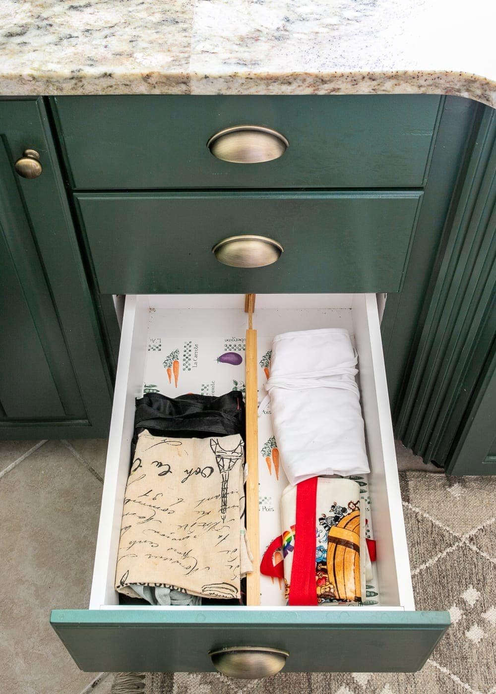 Kitchen Organization Makeover | Apron Drawer Organization