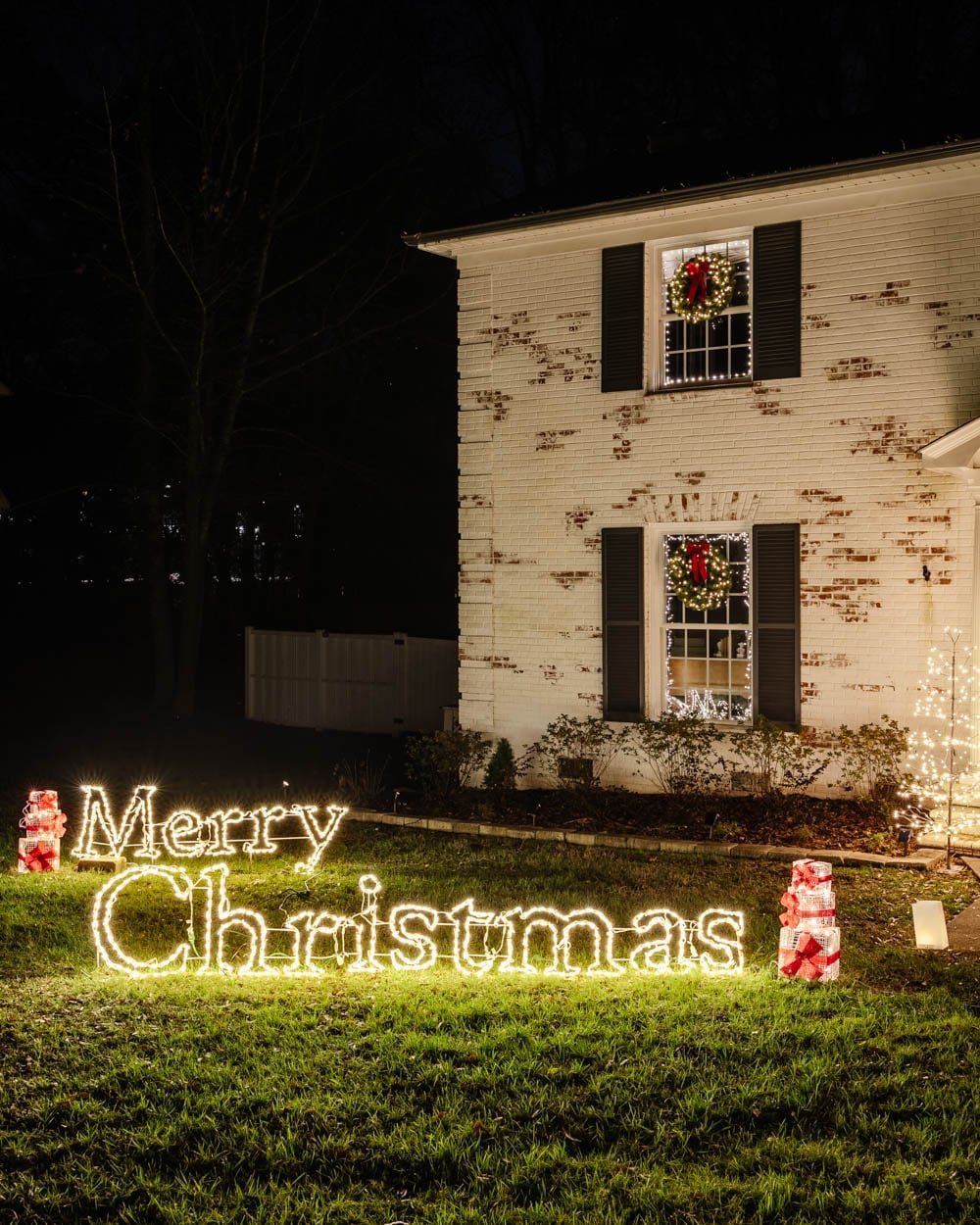 Merry Christmas sign in front yard