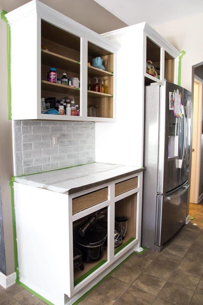 How to Paint Kitchen Cabinets Like a Pro | unigumushane.com - A complete step-by-step tutorial and full source list for painting kitchen cabinets to make them as durable as possible for as quickly and easily as possible.
