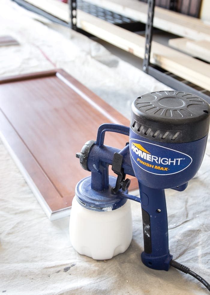 How to Paint Kitchen Cabinets Like a Pro | unigumushane.com - A complete step-by-step tutorial and full source list for painting kitchen cabinets to make them as durable as possible for as quickly and easily as possible.