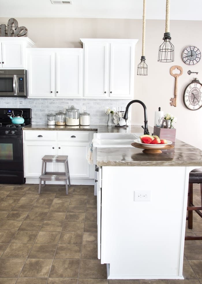 How to Paint Kitchen Cabinets Like a Pro | unigumushane.com - A complete step-by-step tutorial and full source list for painting kitchen cabinets to make them as durable as possible for as quickly and easily as possible.