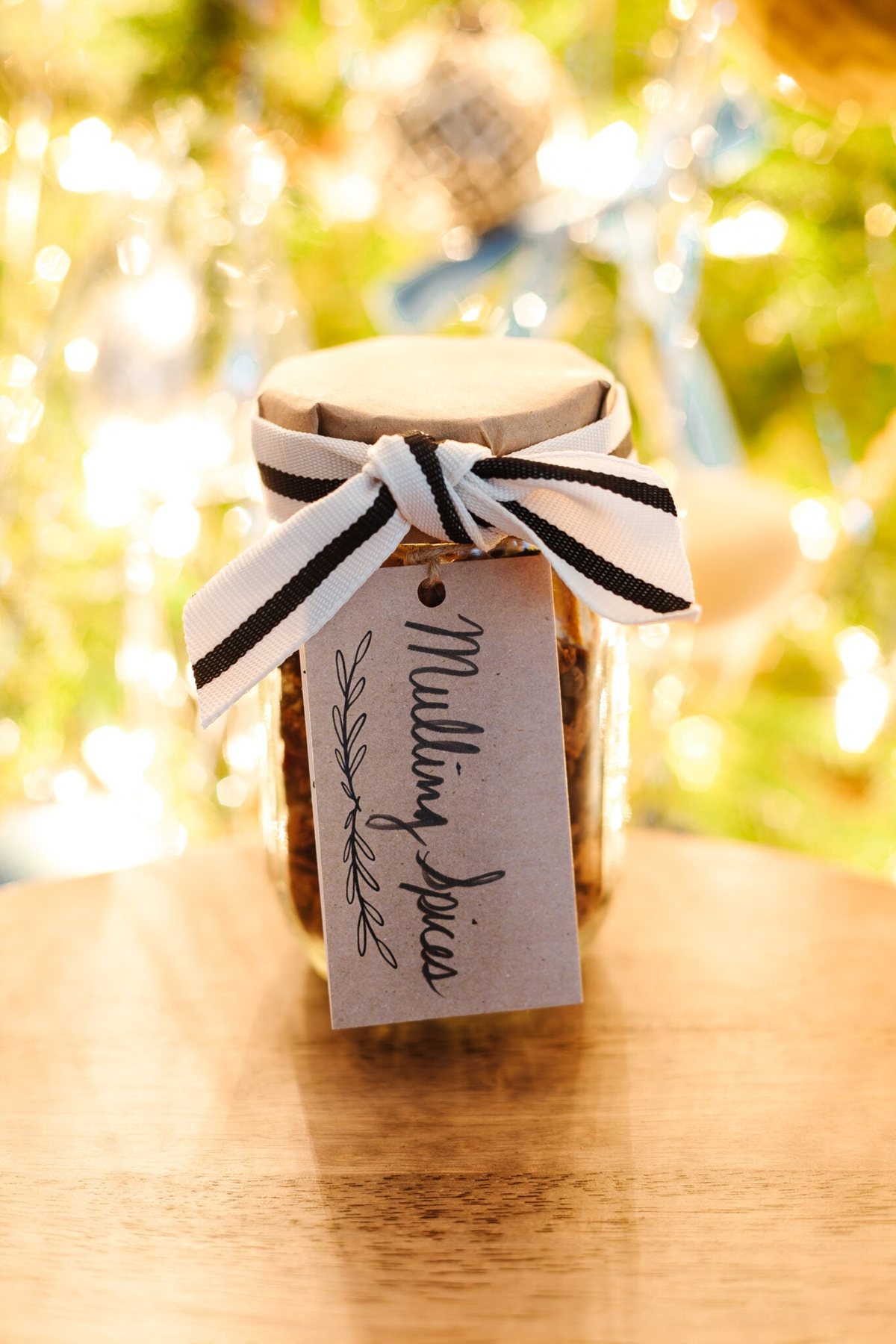 mulling spices as a mason jar gift