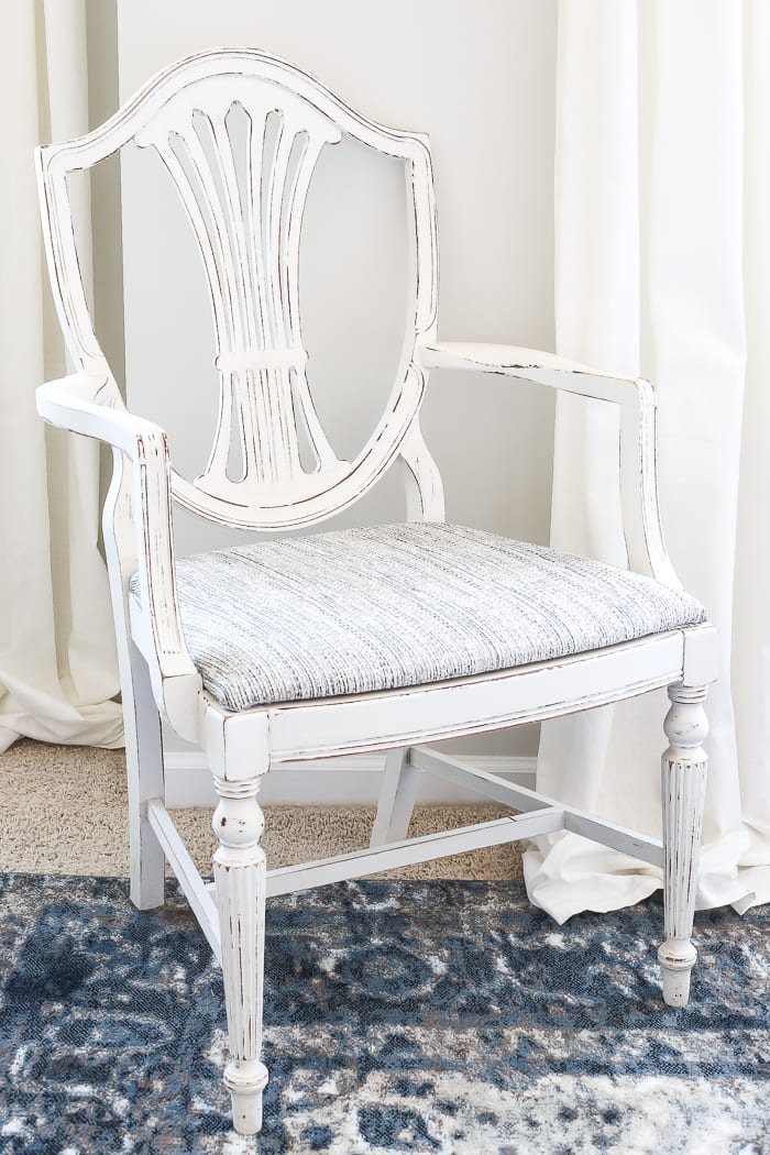 French Style Painted Master Bedroom Chair | unigumushane.com - A yard sale Duncan Phyfe chair gets a Magnolia Home style French inspired makeover using Fusion Mineral Paint in creamy white Raw Silk.