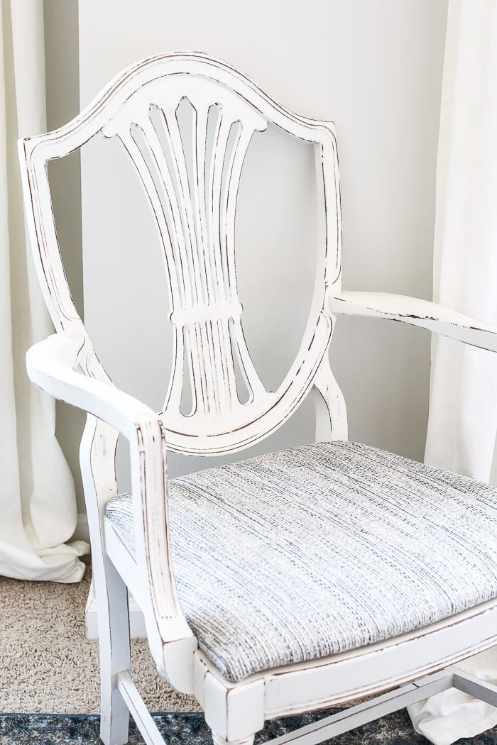 French Style Painted Master Bedroom Chair | unigumushane.com - A yard sale Duncan Phyfe chair gets a Magnolia Home style French inspired makeover using Fusion Mineral Paint in creamy white Raw Silk.