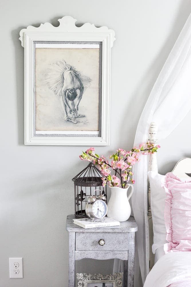 Repurposed Mirror Picture Frames | unigumushane.com - How to repurpose mirrors into picture frames along with an honest first-timer's review of Joanna Gaines' Magnolia Home Paint.
