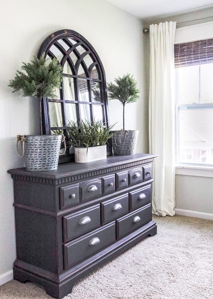Rustic Modern Master Bedroom Reveal + Sources | unigumushane.com - A plain white, boring builder grade space gets a rustic modern master bedroom makeover using DIY home improvement tricks and decor shopping on a budget.