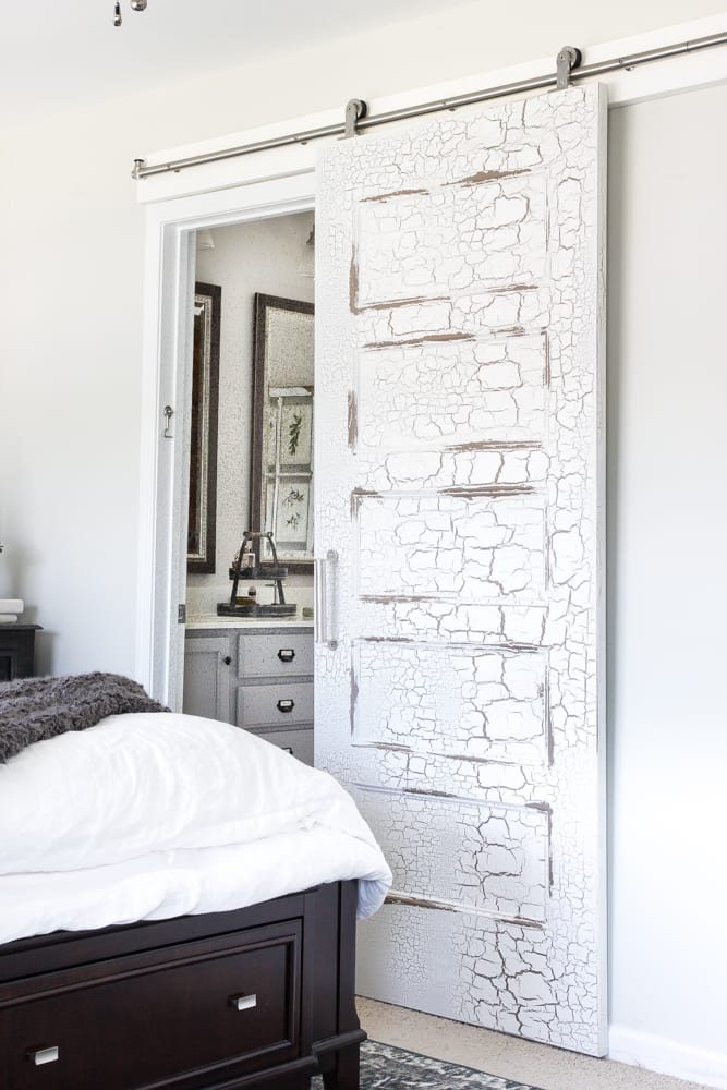 Rustic Modern Master Bedroom Reveal + Sources | unigumushane.com - A plain white, boring builder grade space gets a rustic modern master bedroom makeover using DIY home improvement tricks and decor shopping on a budget.