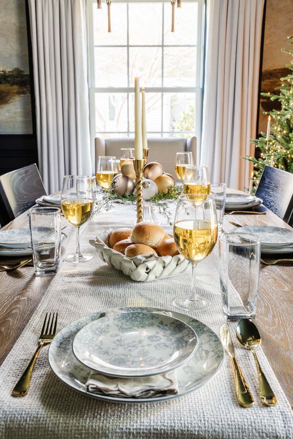 simple Christmas place setting