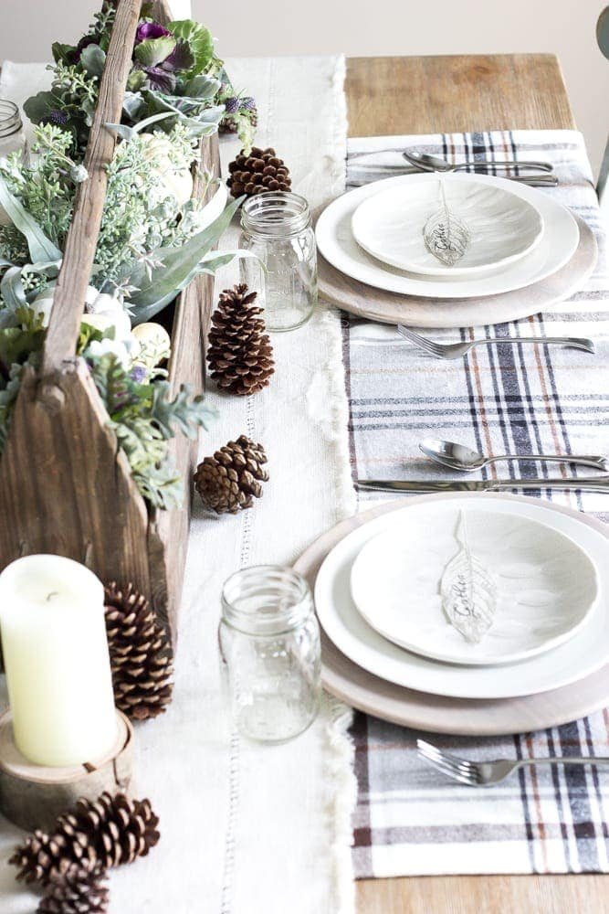 Fall Home Tour 2016 | unigumushane.com - Tips and tricks for how to incorporate fall decor easily and inexpensively in your home.