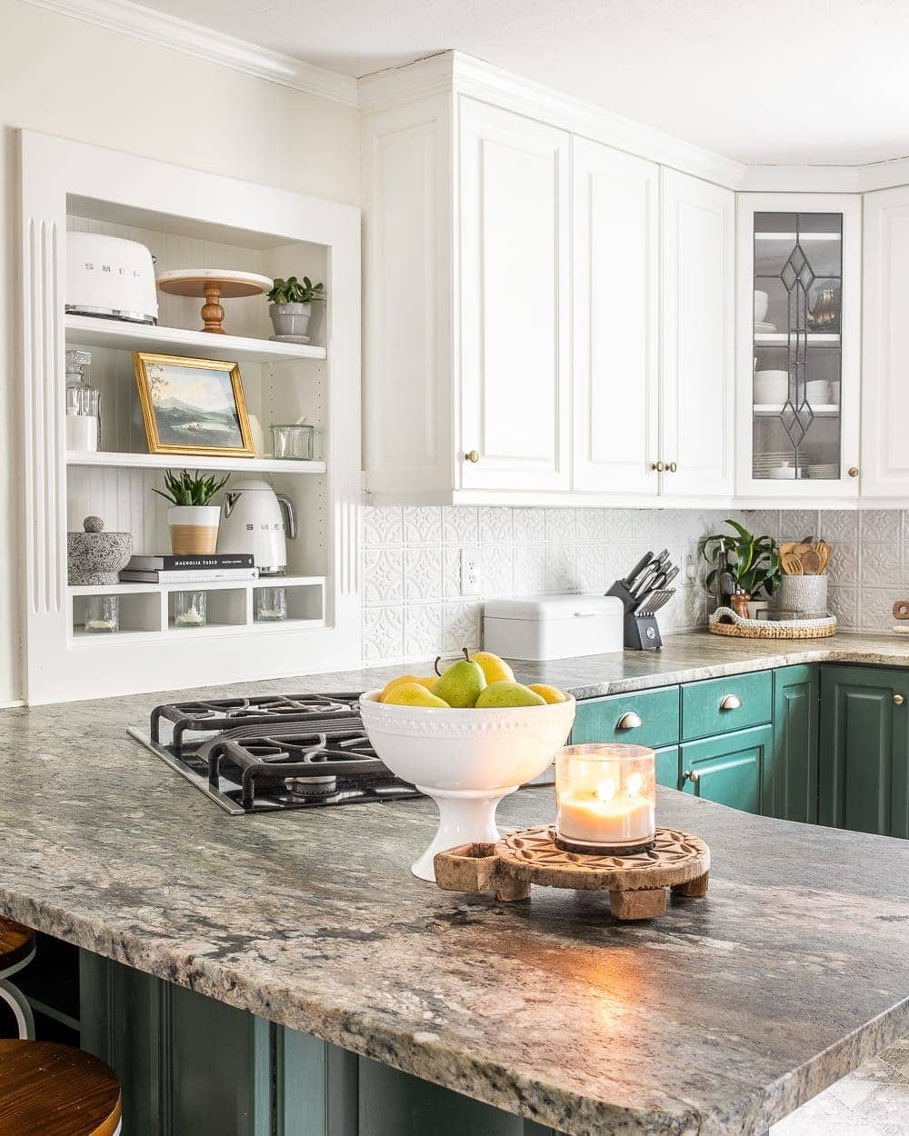 How to Decorate Shelves | 8 tips for decorating shelves to make them look perfectly styled and balanced every single time to make a statement in any room.