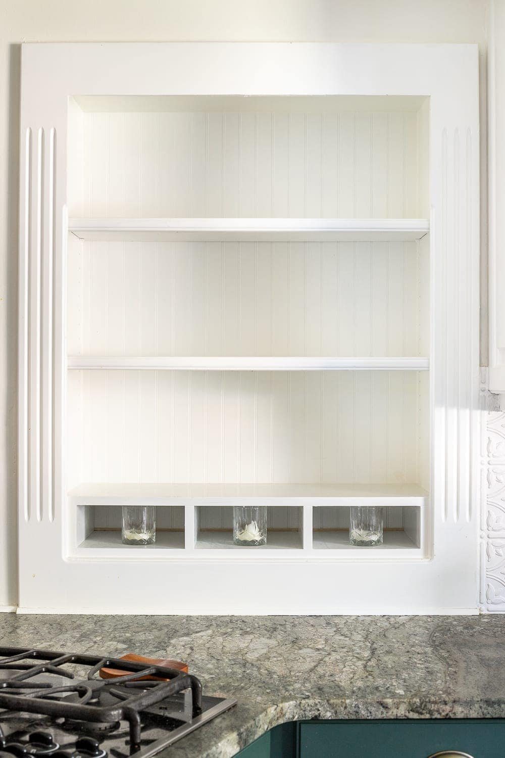How to Decorate Shelves | 8 tips for decorating shelves to make them look perfectly styled and balanced every single time to make a statement in any room.