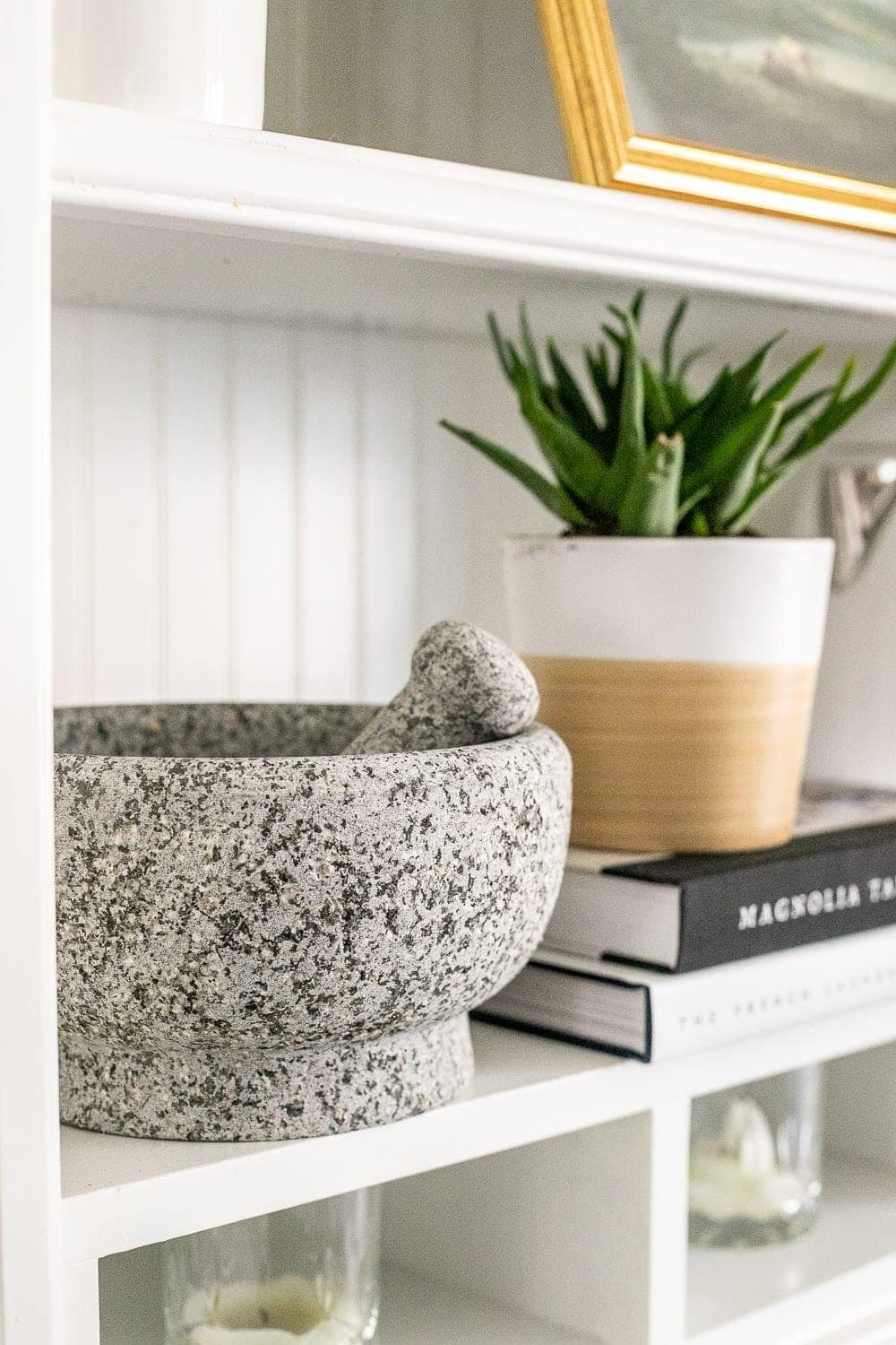 How to Decorate Shelves | 8 tips for decorating shelves to make them look perfectly styled and balanced every single time to make a statement in any room.