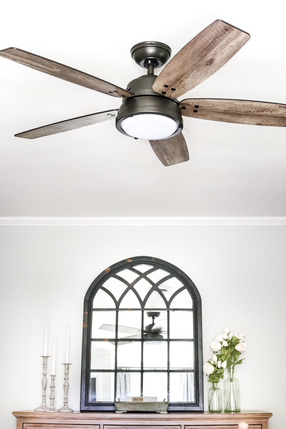 Simply Summer Bedroom Tour | unigumushane.com - A drab bedroom gets a sophisticated makeover using clearance items and thrift finds for a masculine / feminine balance styled for summer.