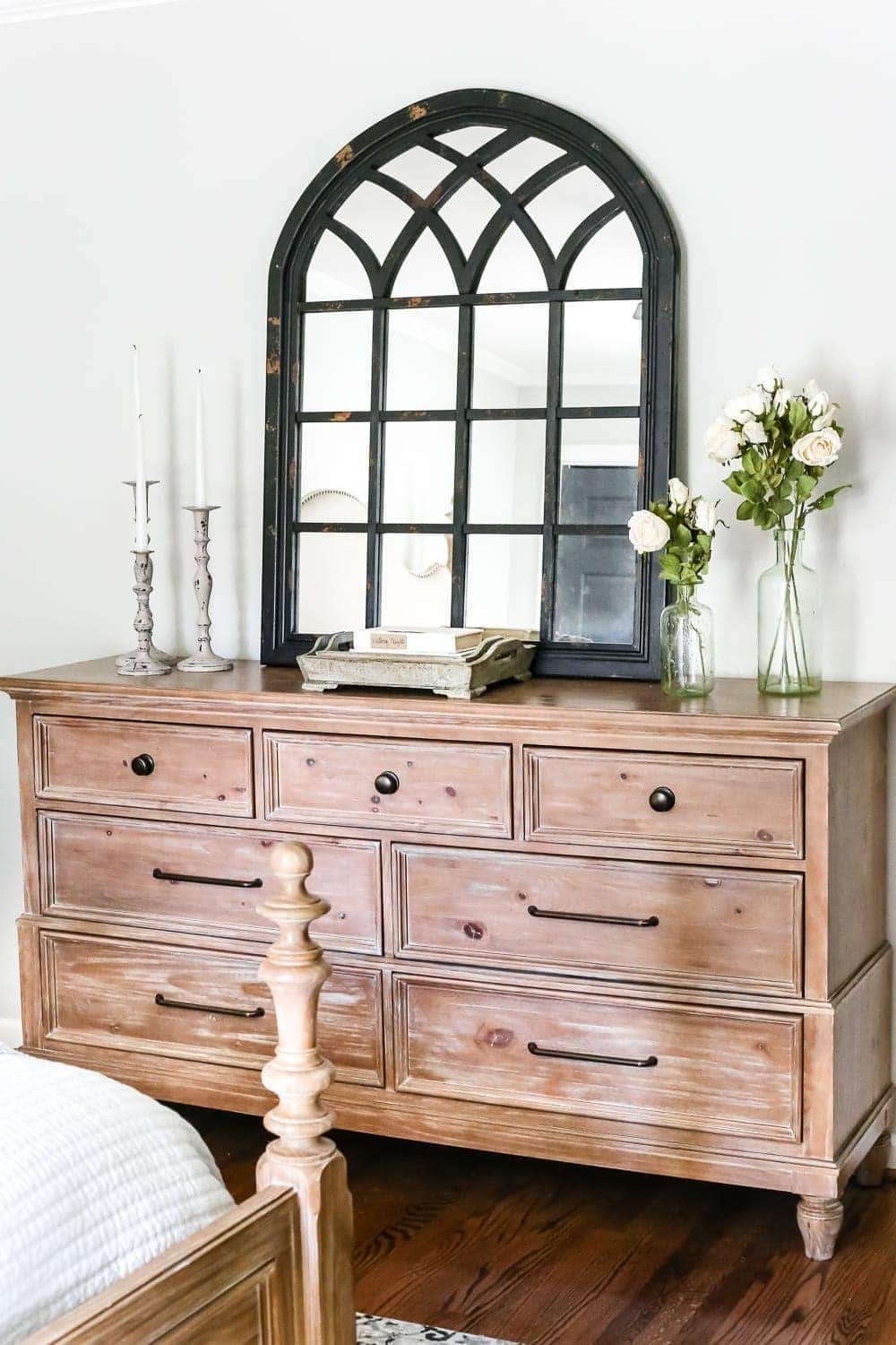 Simply Summer Bedroom Tour | unigumushane.com - A drab bedroom gets a sophisticated makeover using clearance items and thrift finds for a masculine / feminine balance styled for summer.