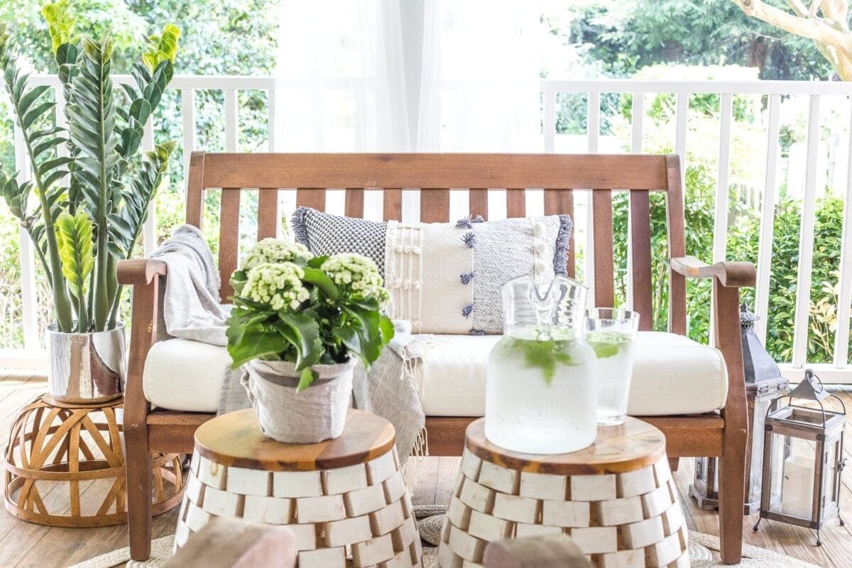 back porch summer decorating
