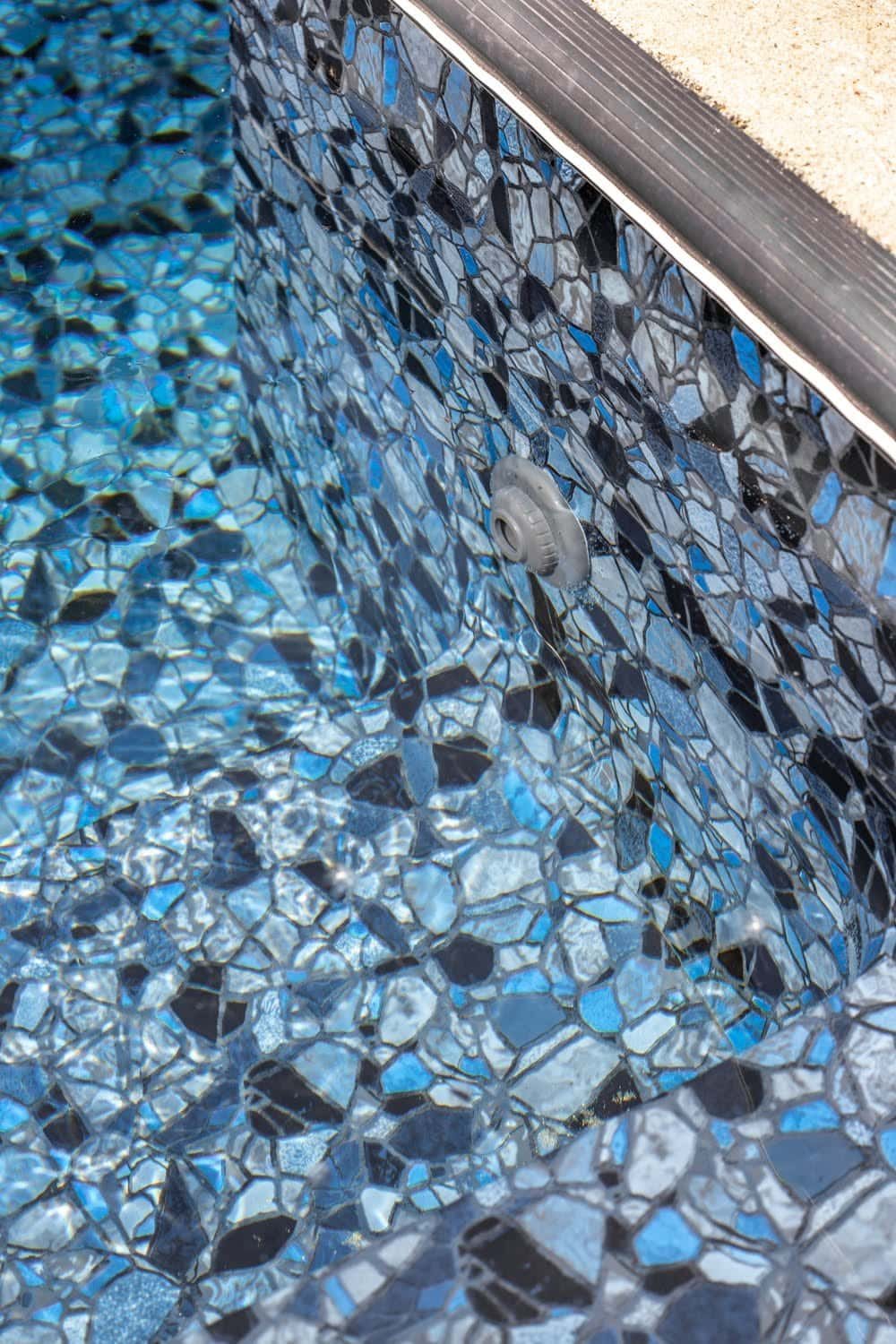 Swimming Pool Liner Makeover Reveal | ColorMagic eyeball fittings to blend with Obsidian pool liner from GLI Pool Products TrueStone Collection