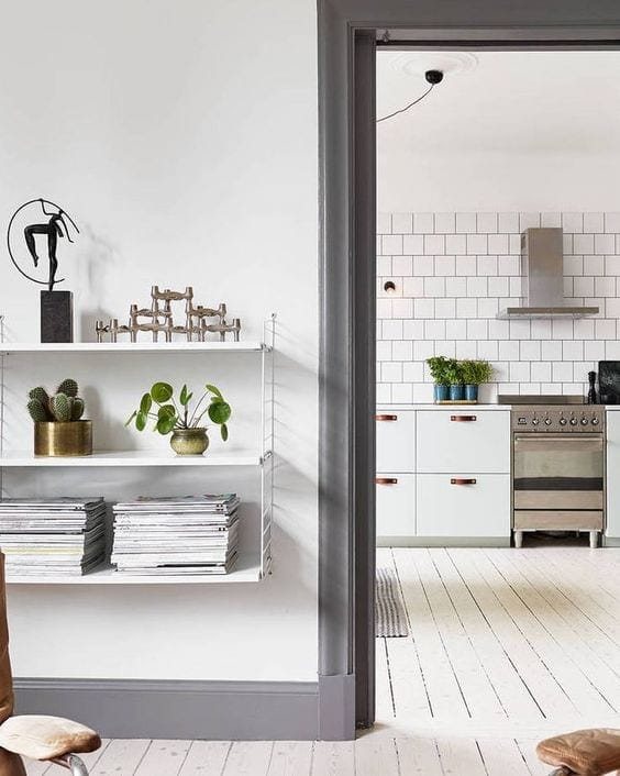 A round-up of taupe and gray trim paint inspirations for a modern-meets-classic look and the best paint colors to pull it off. #graytrim #taupetrim